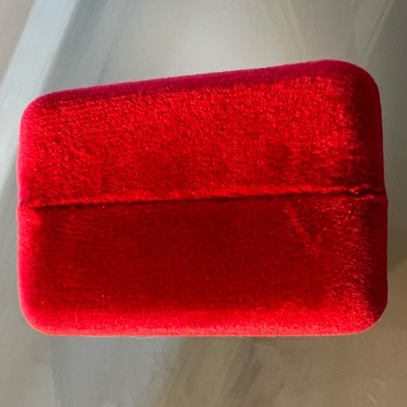 🕶️💋Like New Red Velvet Carolina Herrera Sunglasses/Eyeglasses Clamshell Case - Picture 10 of 17